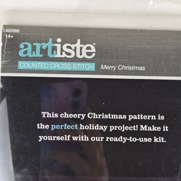 Artiste "Merry Christmas" Counted Cross Stich Kit NWT Fun Hobby Activity Crafts - Picture 3 of 9